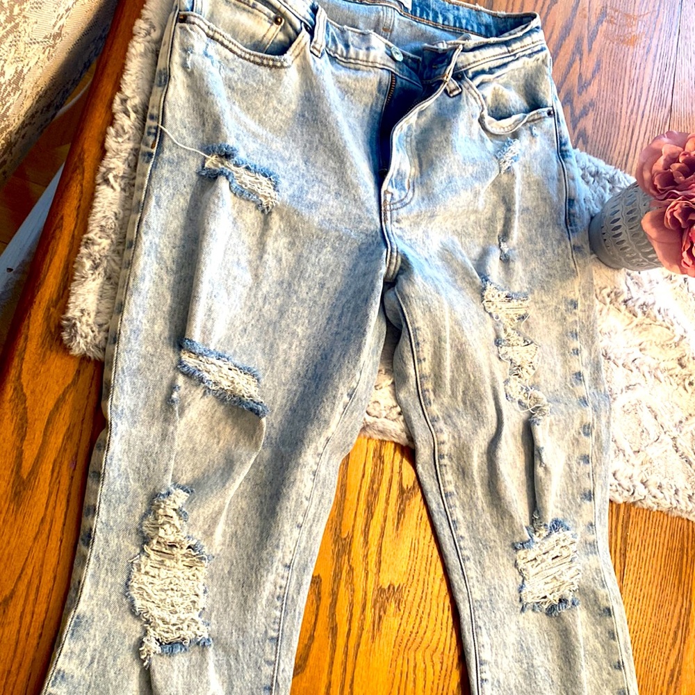 Abercrombie & Fitch boyfriend mid rise torn jeans